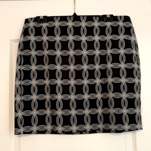 Banana Republic women’s skirt, black, white, size 12. - Picture 1 of 8
